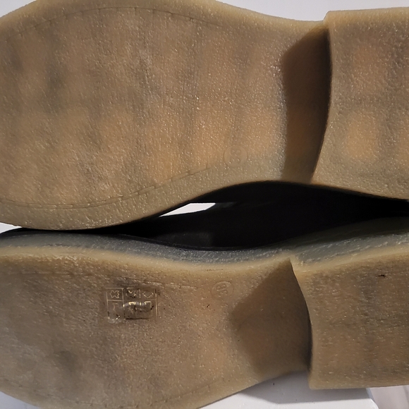 BUENO Chelsea Suede Ankle Boot - Picture 9 of 10